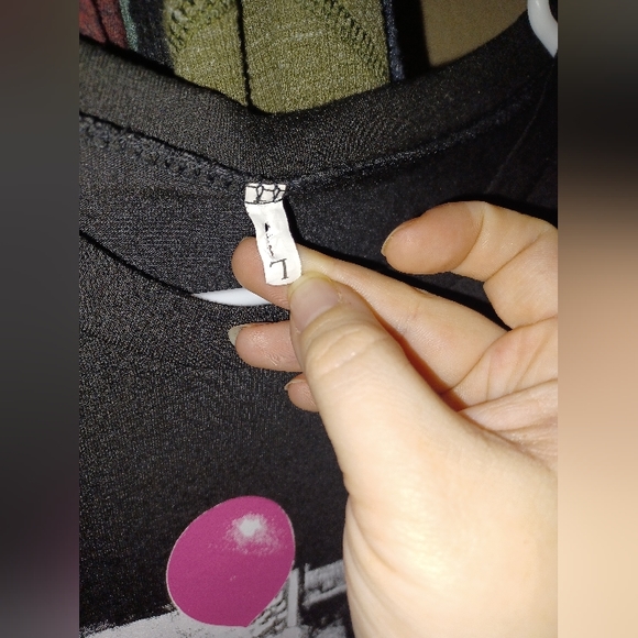 Sold Horror character FRIENDS tee - Picture 2 of 2